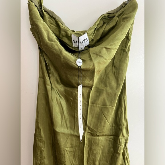 Hot Strapless Midi Olive Dress - Picture 4 of 4